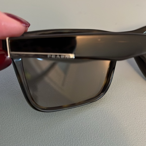 Men's Classic Prada Sunglasses - Tortoise - Great Condition - Picture 2 of 5